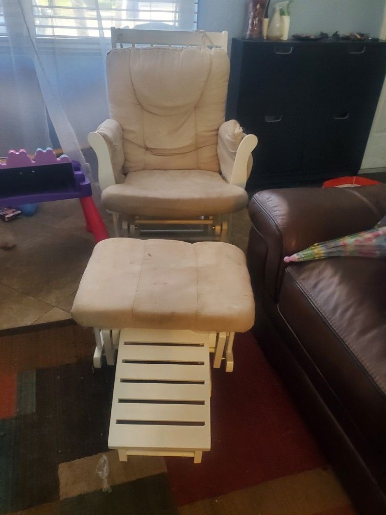 Rocking Chair With Slider