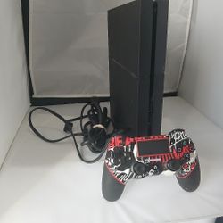 PS4 Bundle + Mini Nintendo Retro Console (650 Games)