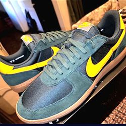 Nike Men's Field General S & T Sneakers
Size 14 Men's