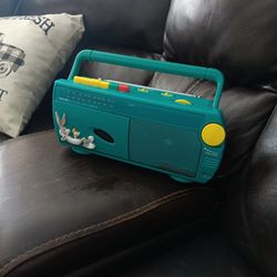 1995 Warner Bros Toshiba Bugs Bunny Looney Tunes Radio Cassette Recorder 