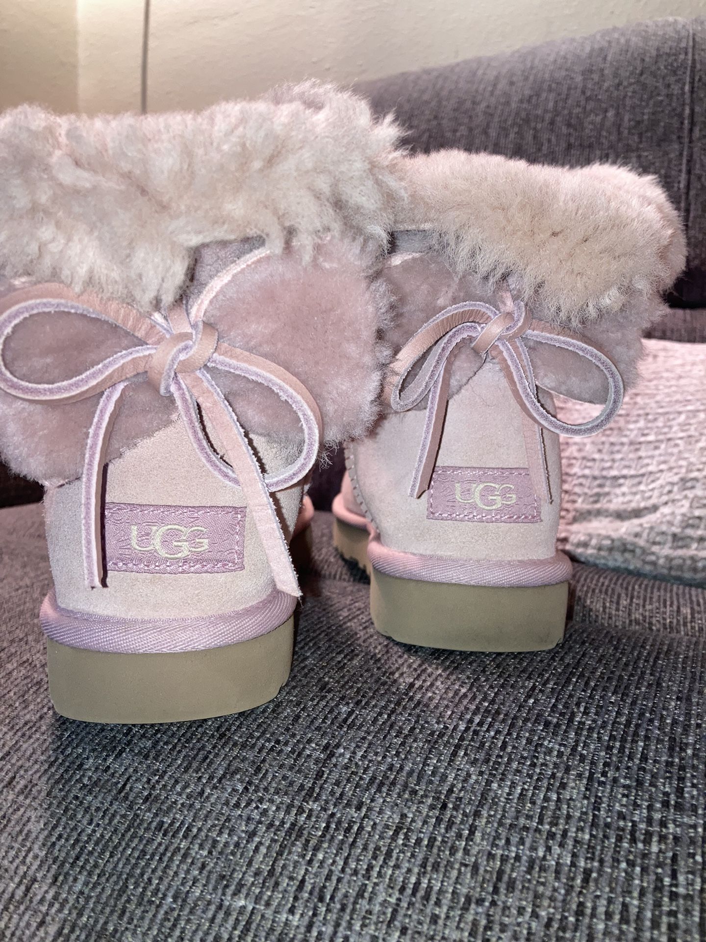 Pink Uggs Size 6