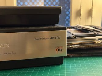 Epson V850 Pro Scanner (box and holders included)