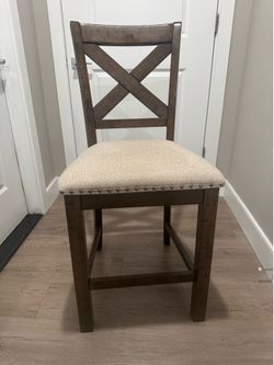 Wood Table for sale 4 chairs