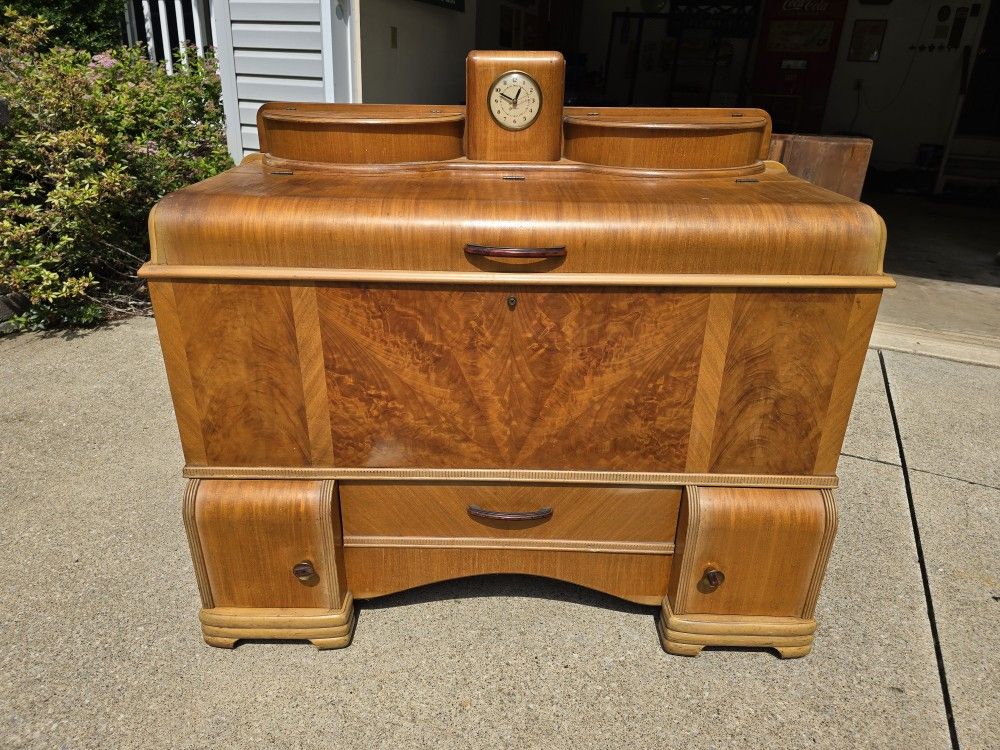 Vintage ROOS Cedar Chest with underneath drawer and cabinet space