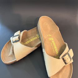 NEW Birkenstock Womens Madrid Summer Sandals, leather, size 9 (39 EU).