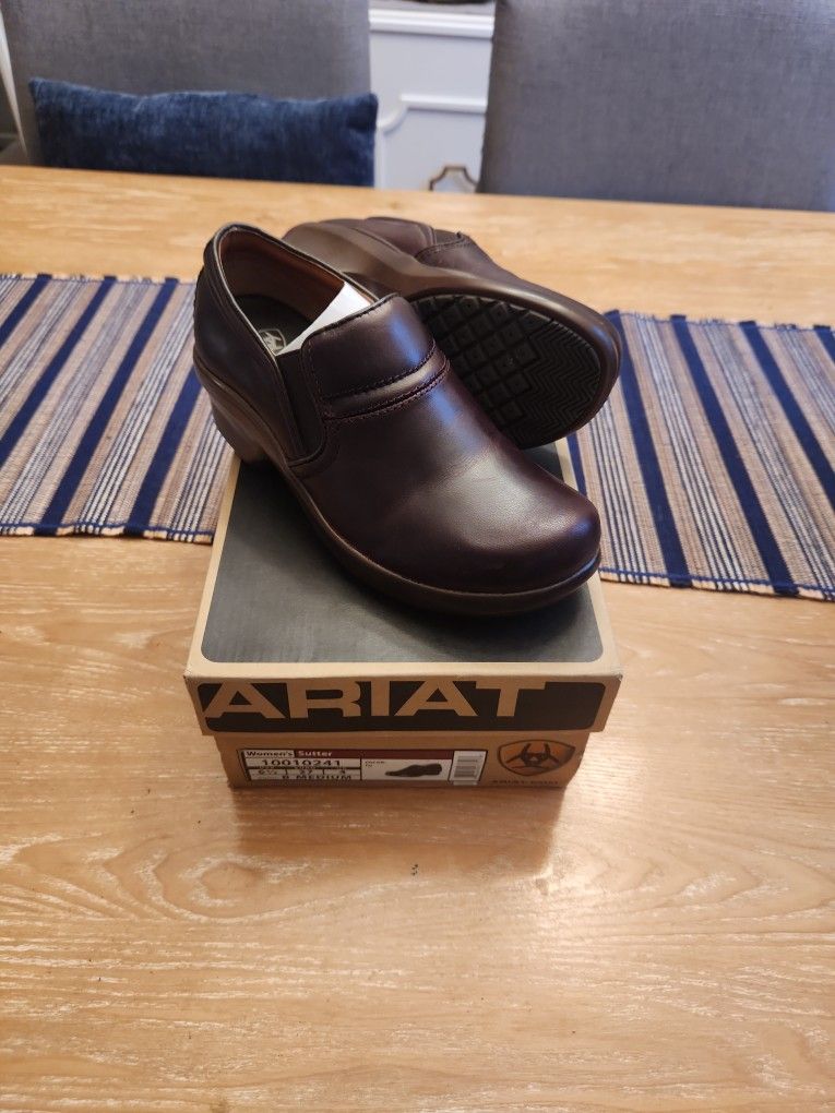 Ariat Gently Used Leather Clogs Size 6 1/2 Width B Medium