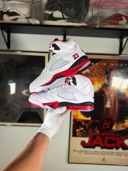 Jordan 5 Fire Red Black Tongue 2025 10.5M – $230