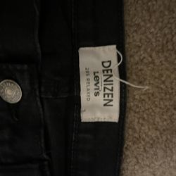 Black Levi’s Denim Jeans