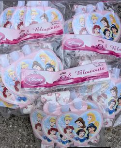 8 Disney Princesses Birthday Party Blowouts. Little Mermaid, Snow White, Cinderella, Bella, Jazmin. East Or West. Add $5 For Shipped