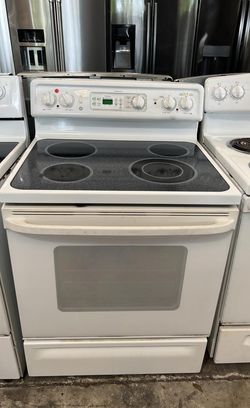 GE Stoves Electric White With Self cleaning
