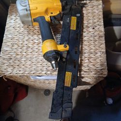 DEWALT Framing Nail Gun