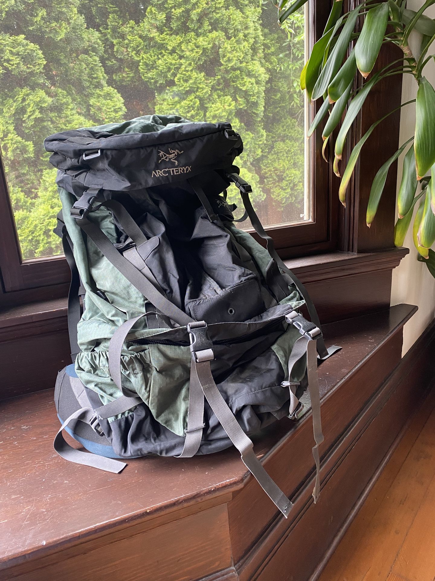 Rad Arcteryx Bora 75 Men's Medium Backpacking Backpack with Hip Pack