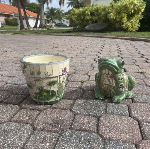 Mosaic Frog Planter and Statue Set