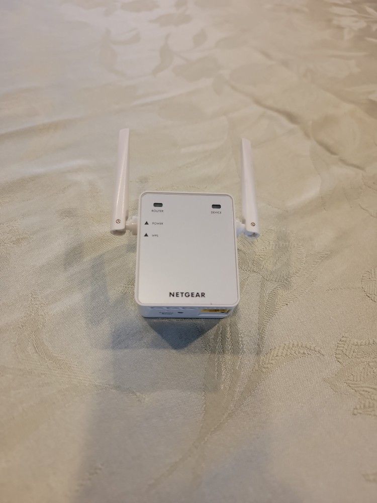 Netgear N300 Wi-Fi Range Extender Model EX2700