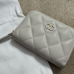 CHANEL Zip Closer Wallet