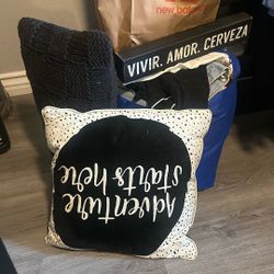 Free! Great Clothing Pieces, Woman And Some Men. Decor Included. 