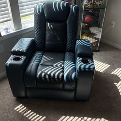 Leather LED Theater Recliner – Excellent Condition – Motor Needs Repair