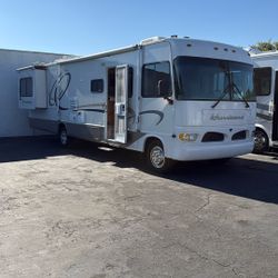 2003 Four Winds Hurricane 32R