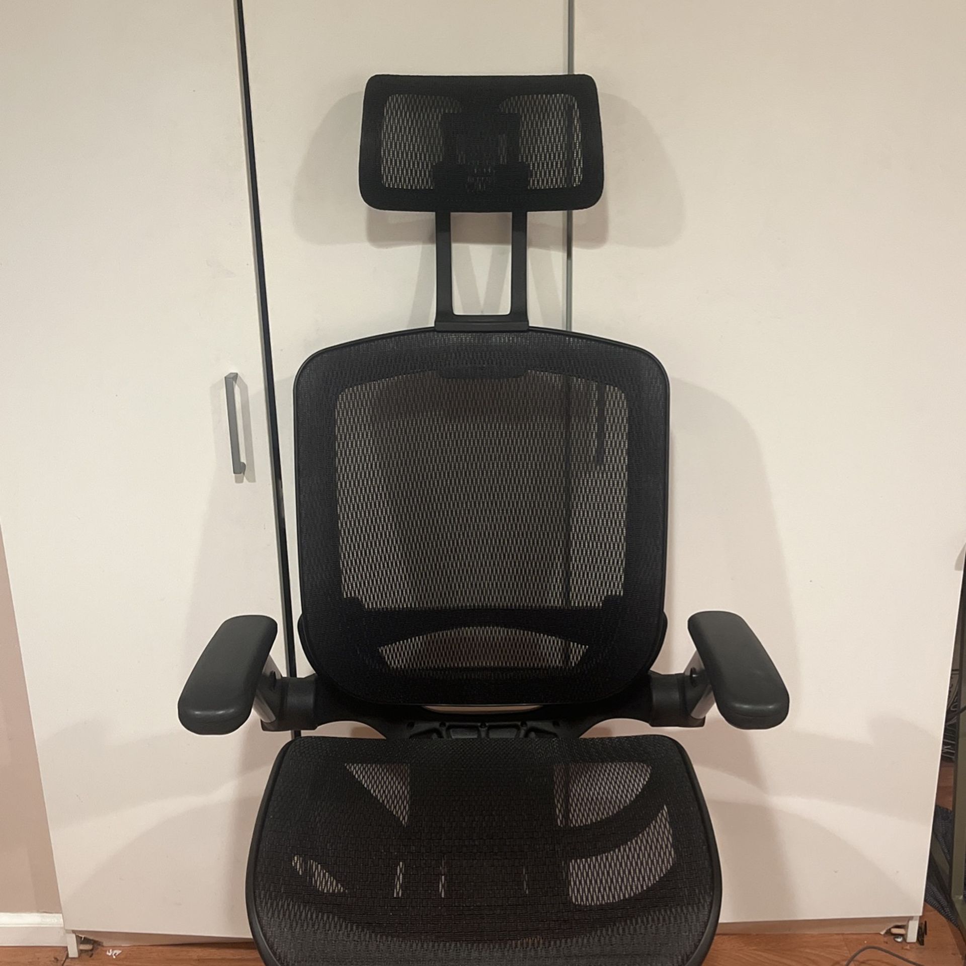 Gabrylly Ergonomic Mesh Chair for Sale in Seattle, WA OfferUp