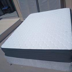 Queen Pillowtop Mattress And Box Spring 