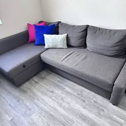 Sectional Sofa w/ Pull out Bed & Storage
