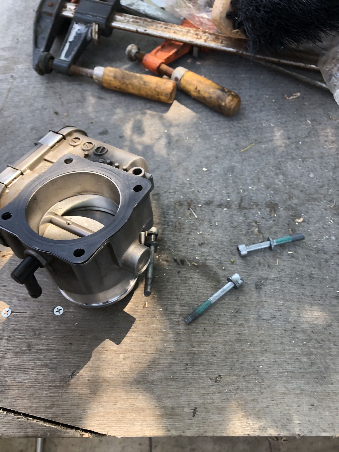 Throttle body Volkswagen Jetta 2004