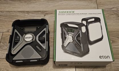 Etón Sidekick FRX5-BT Emergency Weather Radio + Light – Like New