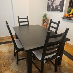Expandable Dining Table For 4 or 6