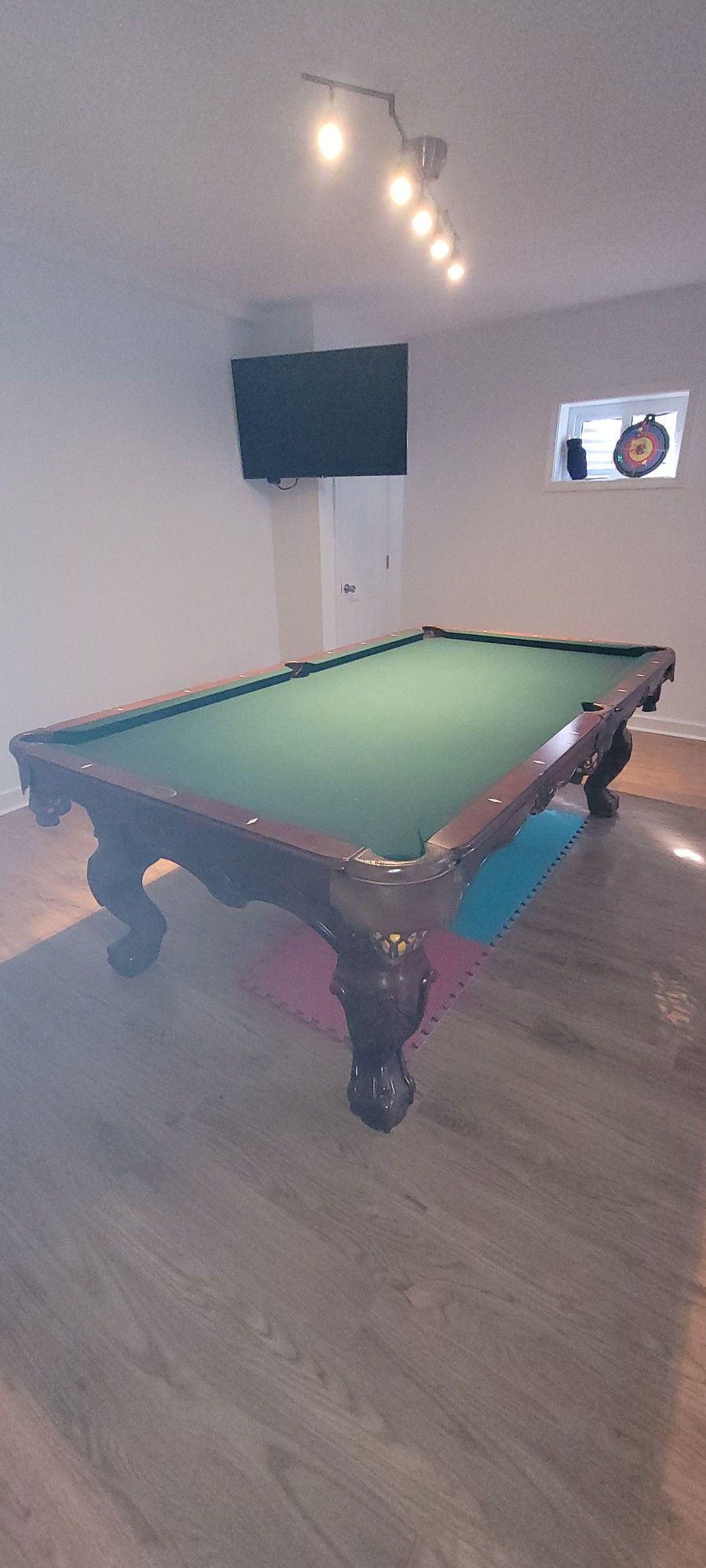 Pool Table. Winer's Choice. 8 Ft.97 Inches Long, 54 Inches Wide, 32 Inches high.This Is a slate table