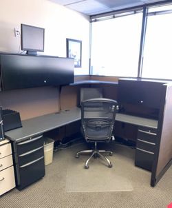 Cubículo $120 o.b.o. Urge venderlo antes de fin de mes .