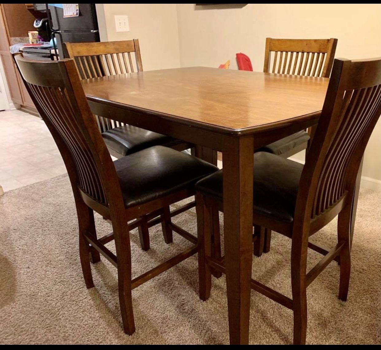 Counter Height Dining Room Table and 4 Cushioned Chairs
