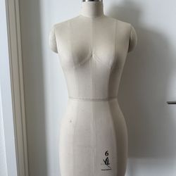 Size 6 Mannequin