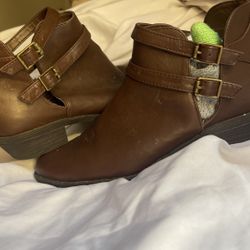 Boots Size 7