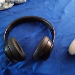 Beats Solo Wireless Headphones 