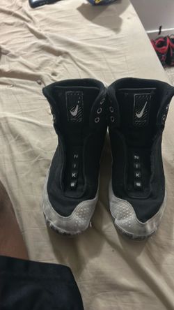 Wrestling shoes