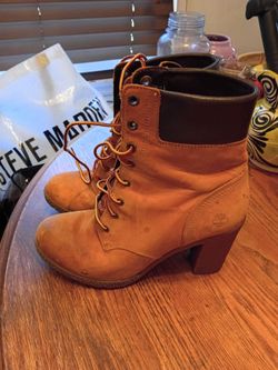 WOMEN'S BOOTS $10 PICK UP IN SUN VALLEY