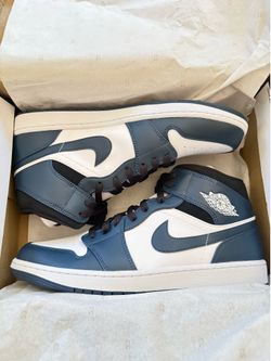 Jordan• 1 Mid in Armory Navy, White, Black