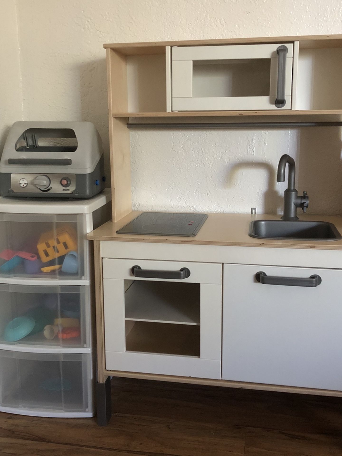 IKEA play kitchen with dishes/food