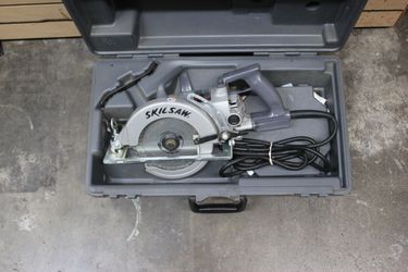 Skilsaw Model 77 Professional 7 1/4" Worm Drive Saw W/Case