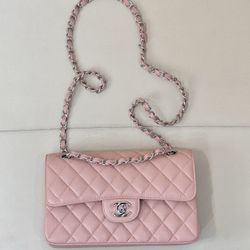 New Ladies 𝐂𝐂 𝐂𝐡𝐚𝐧𝐞𝐥 Bag  
