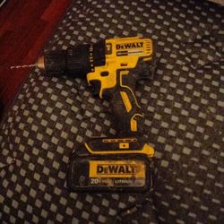 DeWalt Dcd 778 1/2 Inch Cordless Hammer Drill With Battery 
