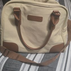 "Prestige" https://offerup.com/redirect/?o=VHJhdmVsLm1lZA== Suze Bag $20