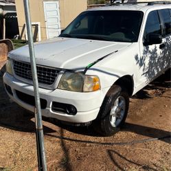 2004 Ford Explorer