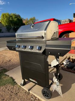 New Nexgrill 4-Burner Gas Grill