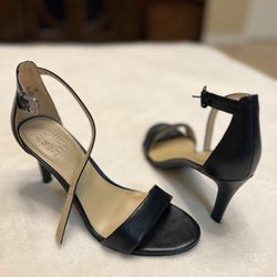 Naturalizer Black Heels  7 1/2