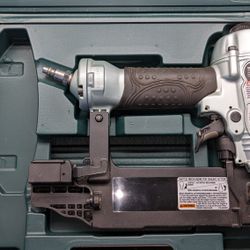 Hitachi 18ga Nail Gun And Nails