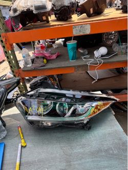 HONDA HRV LEFT USED OEM HEADLIGHT (2019-2022)
