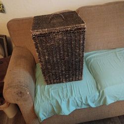 Laundry Basket With Lid and Handles On Both Sides 