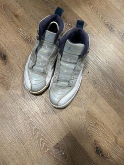 Jordan 12s size 8.5
