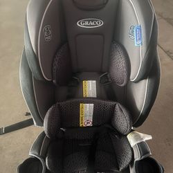 GRACO Adjustable car seat (great Condition)